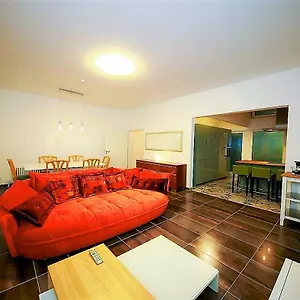 Connie's House Apartment